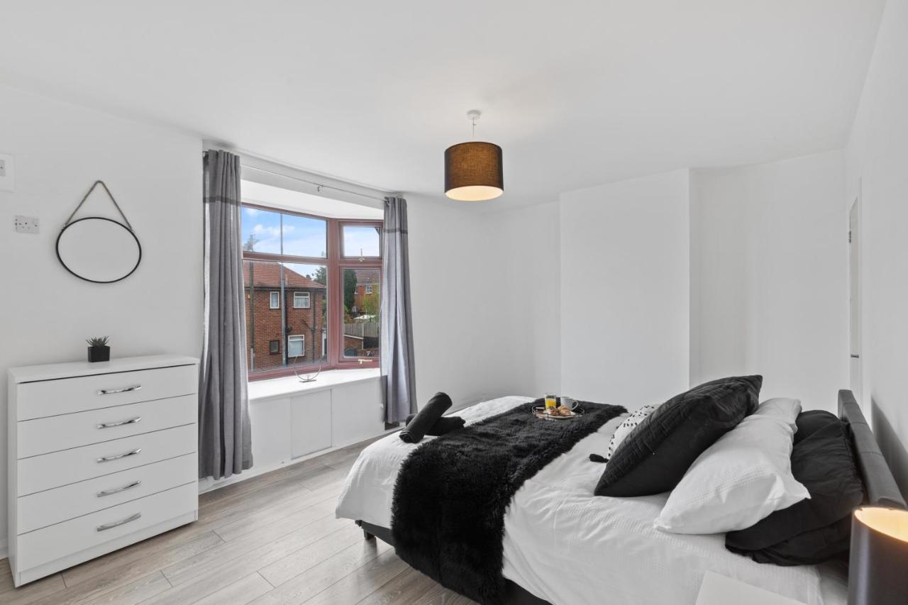 Nuneaton - Ideal 3 Bedroom, Wi-Fi Parking, Sleeps 6 - Jrr Stays Extérieur photo