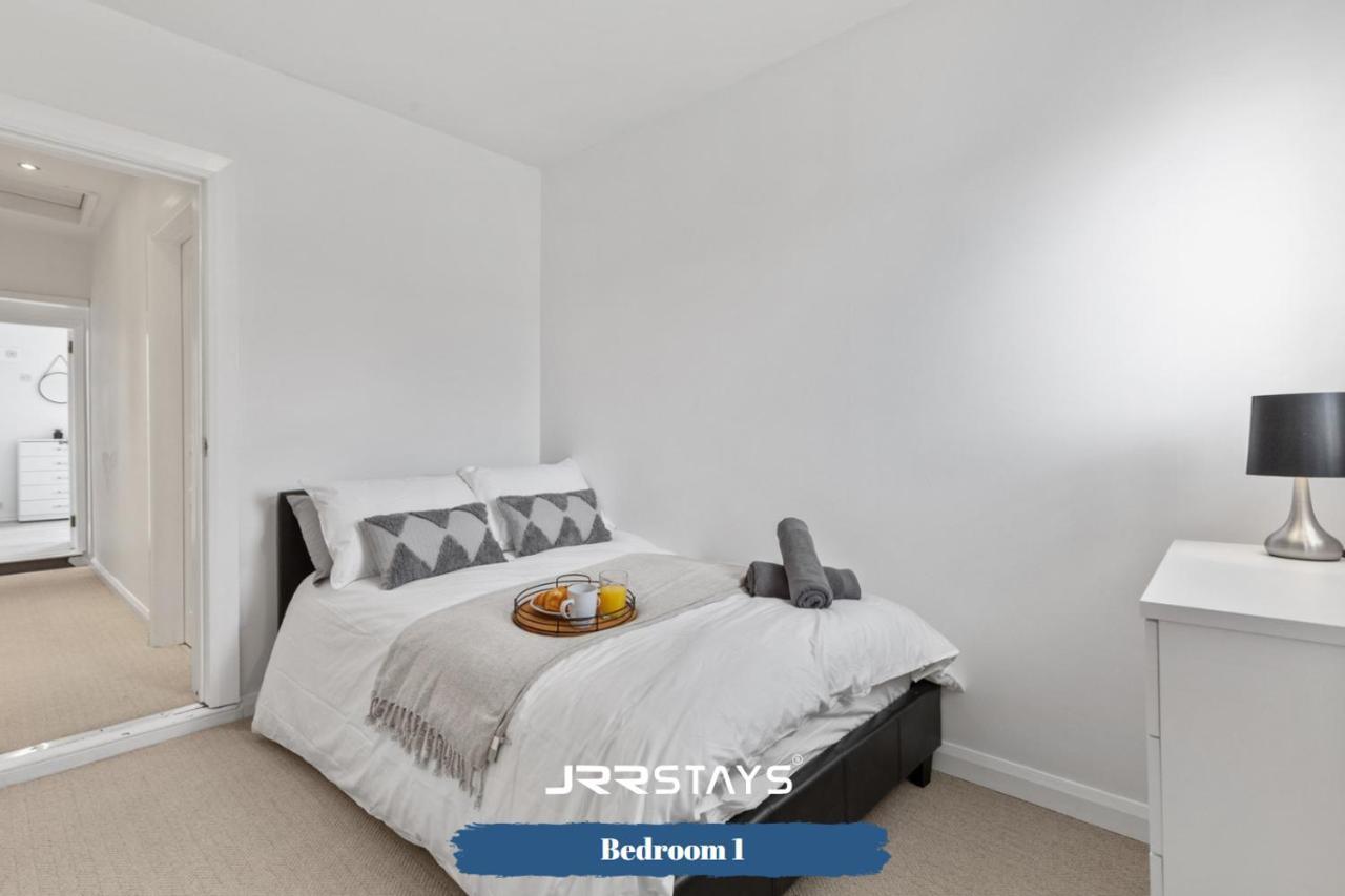 Nuneaton - Ideal 3 Bedroom, Wi-Fi Parking, Sleeps 6 - Jrr Stays Extérieur photo