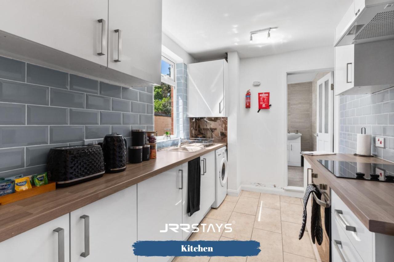 Nuneaton - Ideal 3 Bedroom, Wi-Fi Parking, Sleeps 6 - Jrr Stays Extérieur photo
