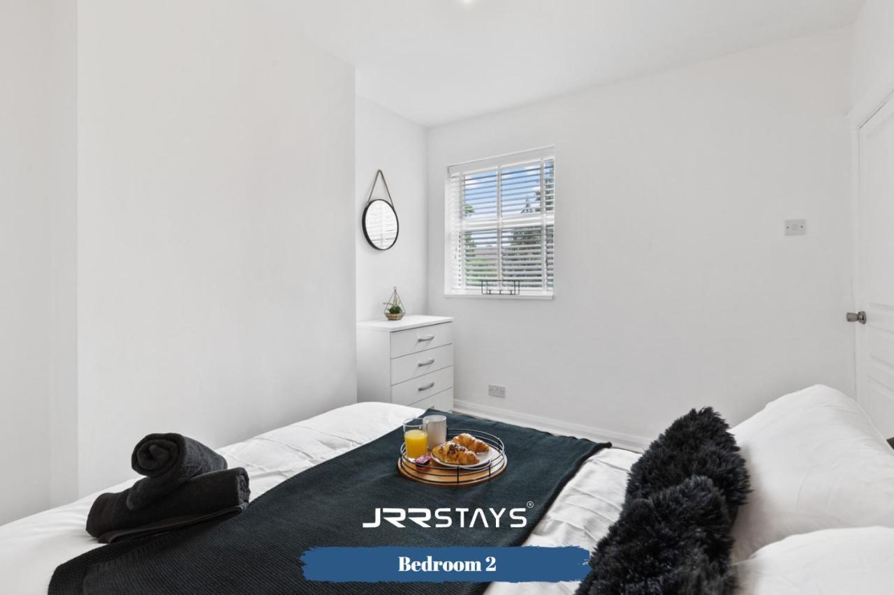 Nuneaton - Ideal 3 Bedroom, Wi-Fi Parking, Sleeps 6 - Jrr Stays Extérieur photo