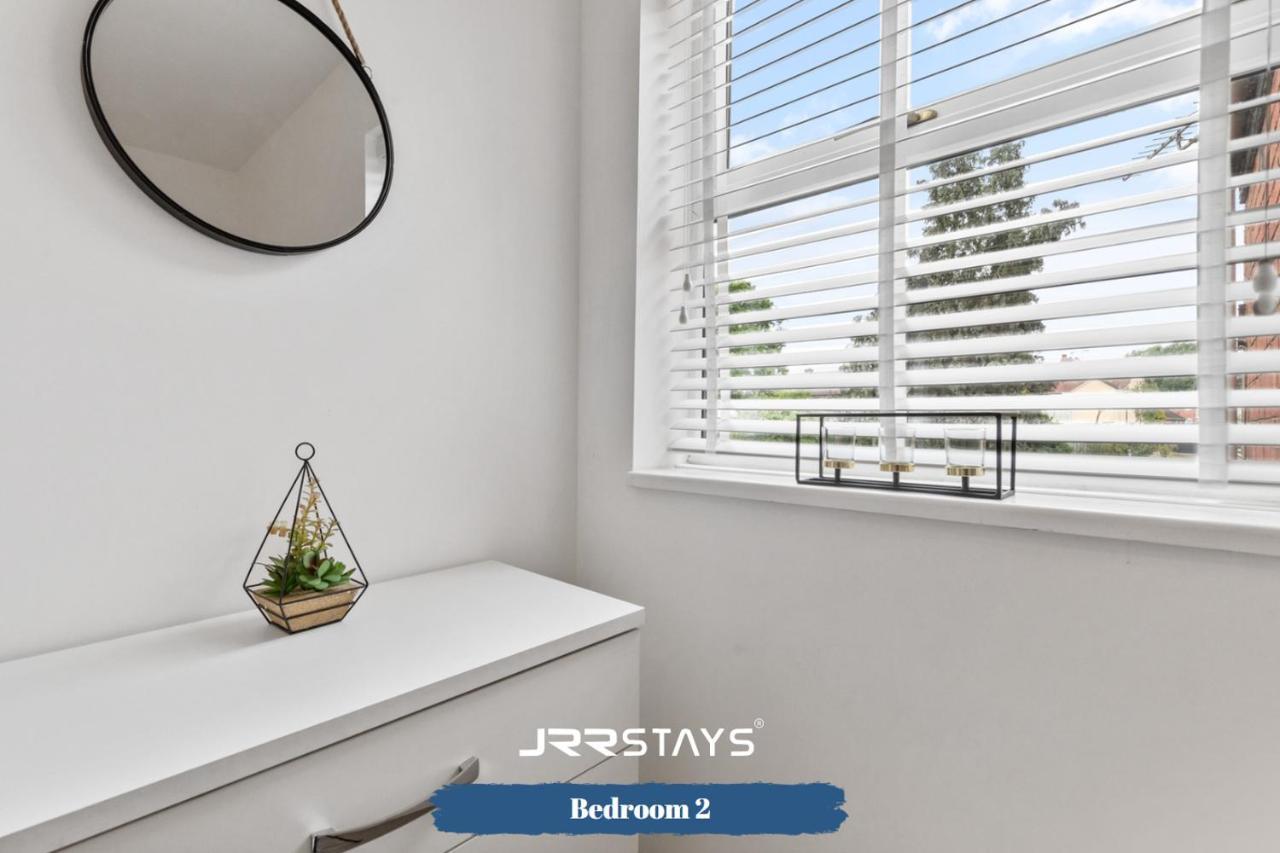 Nuneaton - Ideal 3 Bedroom, Wi-Fi Parking, Sleeps 6 - Jrr Stays Extérieur photo