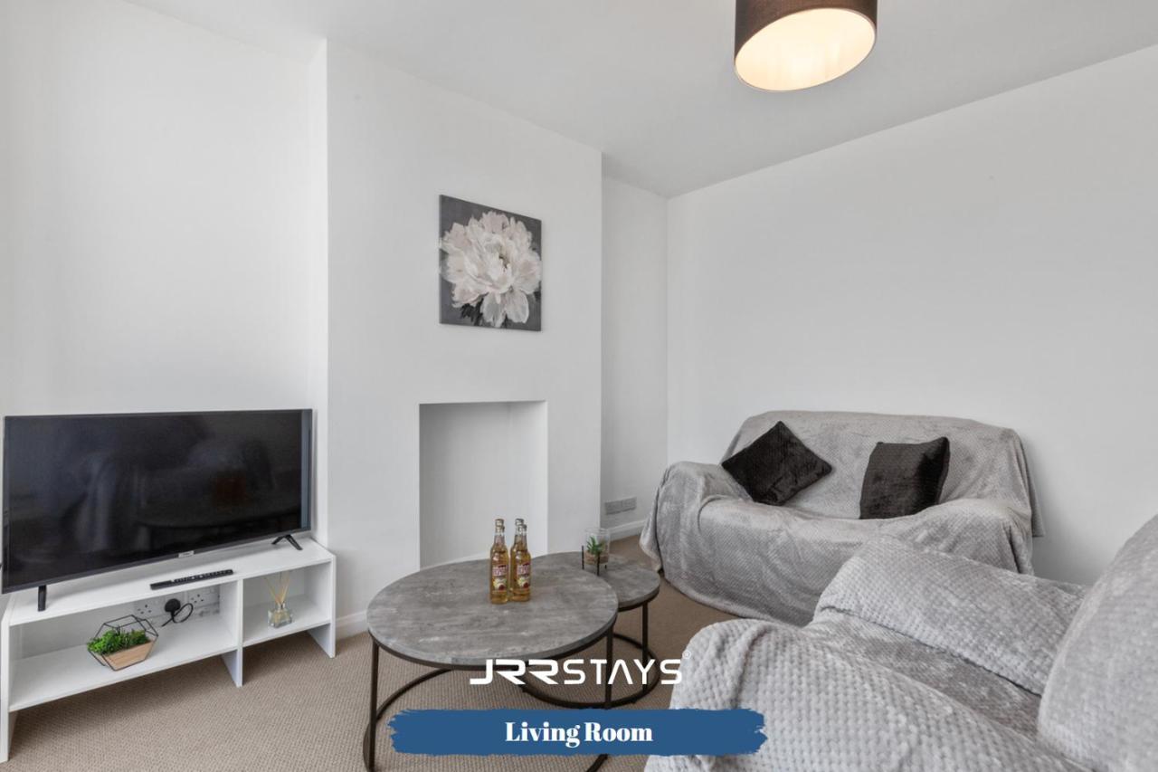 Nuneaton - Ideal 3 Bedroom, Wi-Fi Parking, Sleeps 6 - Jrr Stays Extérieur photo